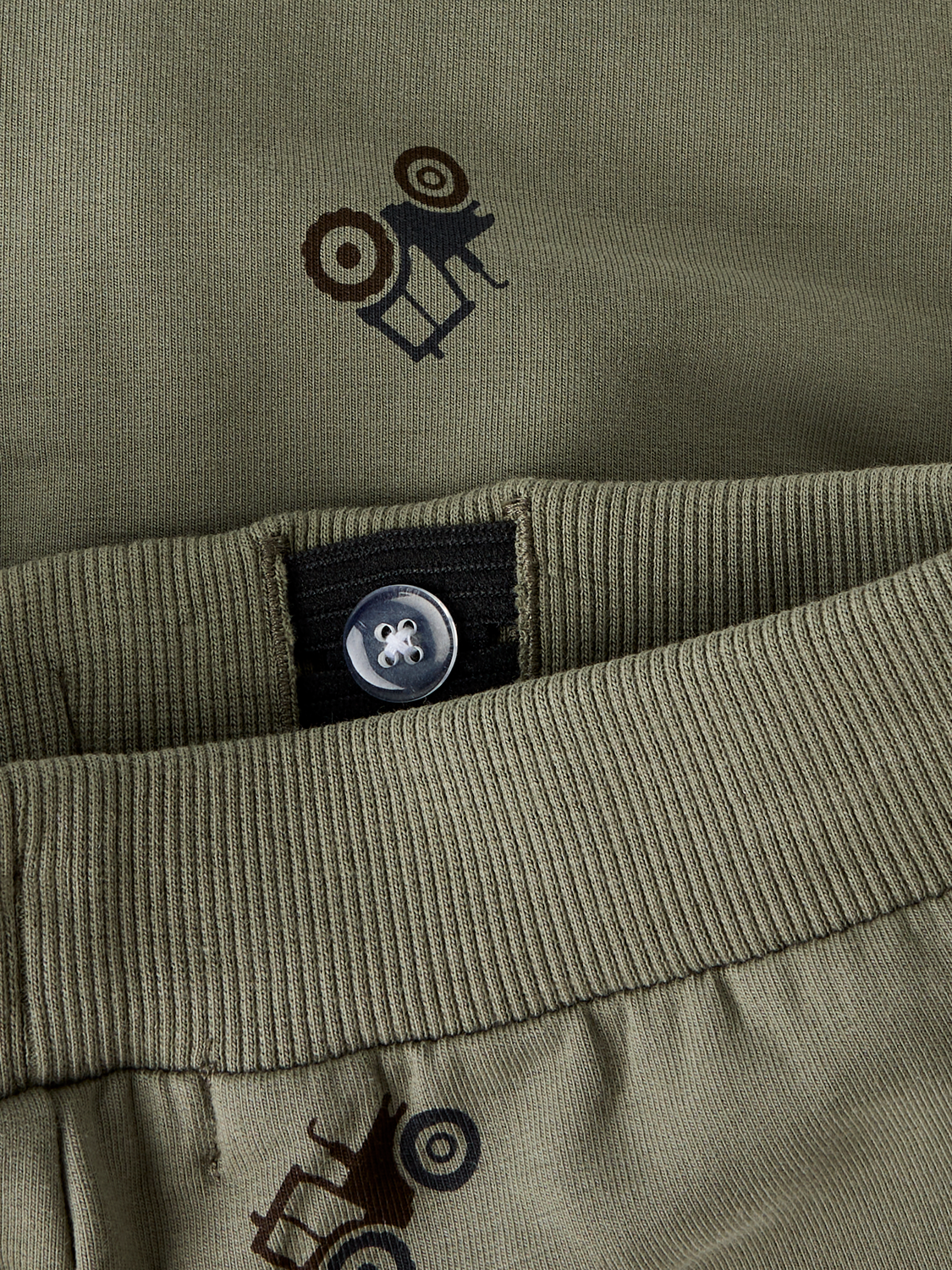 model_shot-front_full